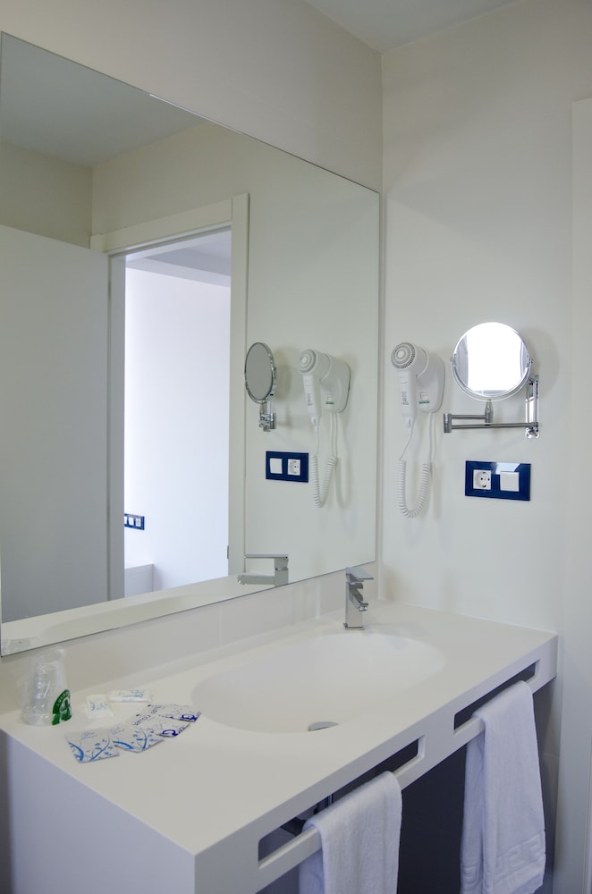 ALEGRIA Sun Village — Hotel rooms in Lloret de Mar, Catalonia