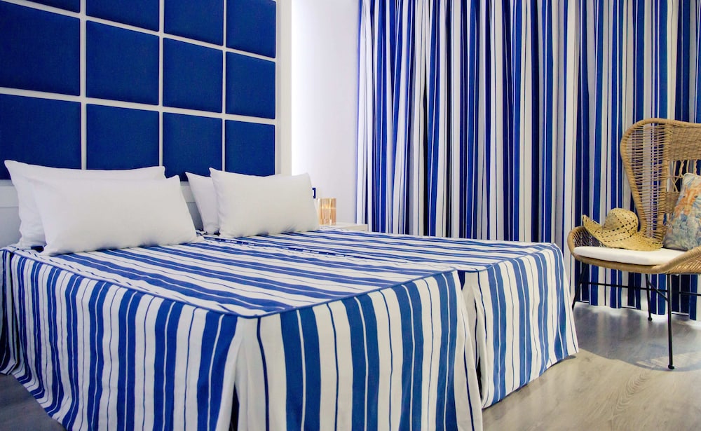 ALEGRIA Sun Village — Hotel rooms in Lloret de Mar, Catalonia