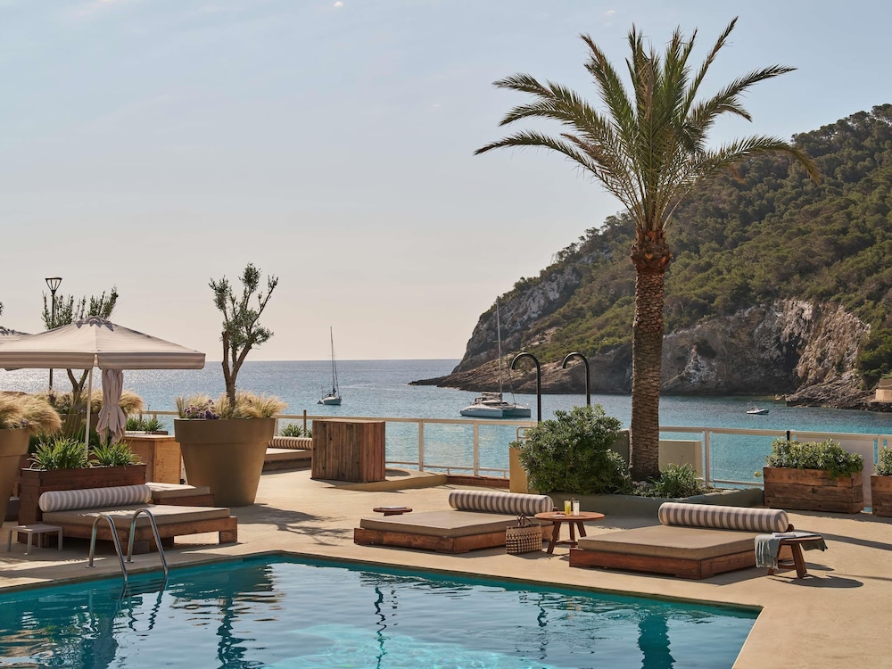 Hyde Ibiza — Swimming pool in Santa Eulalia, Balearic Islands
