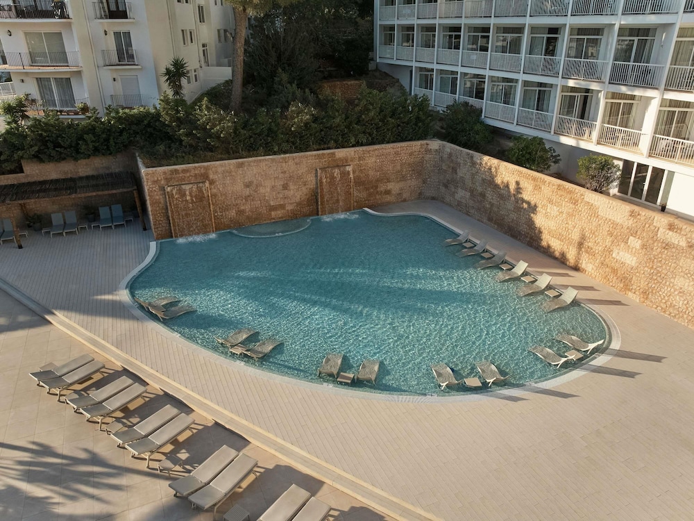 Hyde Ibiza — Swimming pool in Santa Eulalia, Balearic Islands