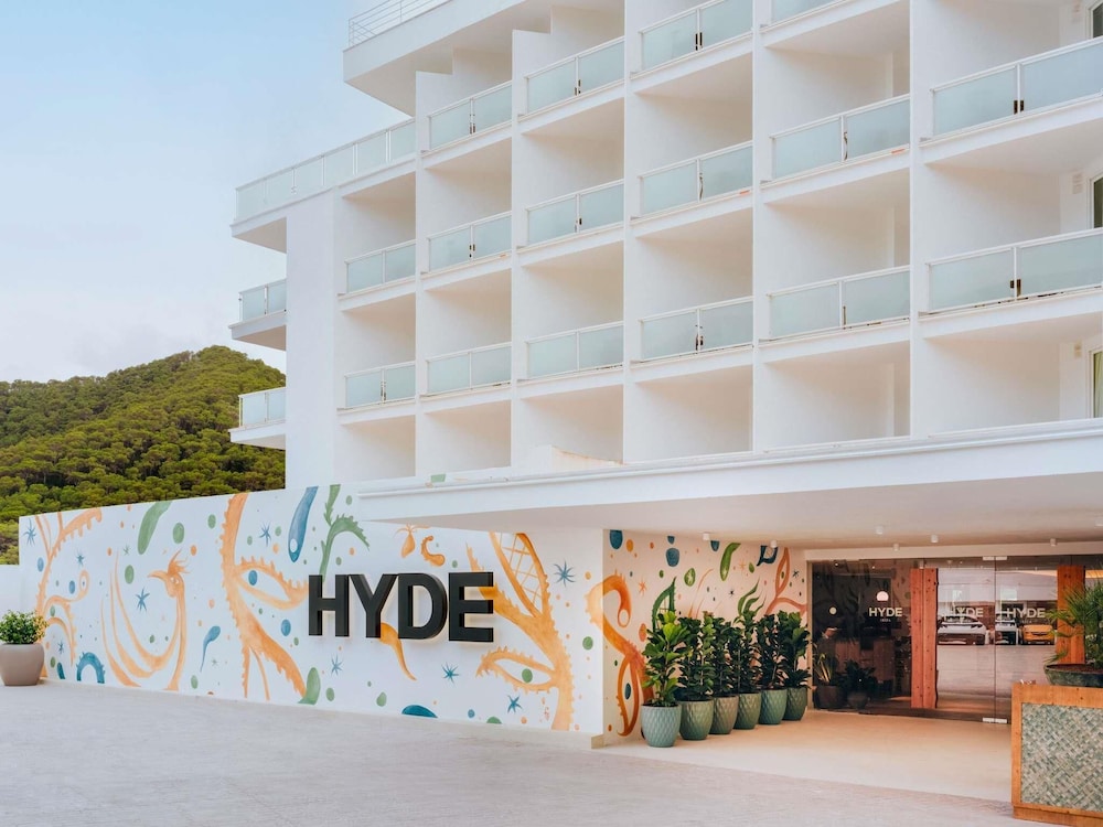 Hyde Ibiza — Hotel building in Santa Eulalia, Balearic Islands
