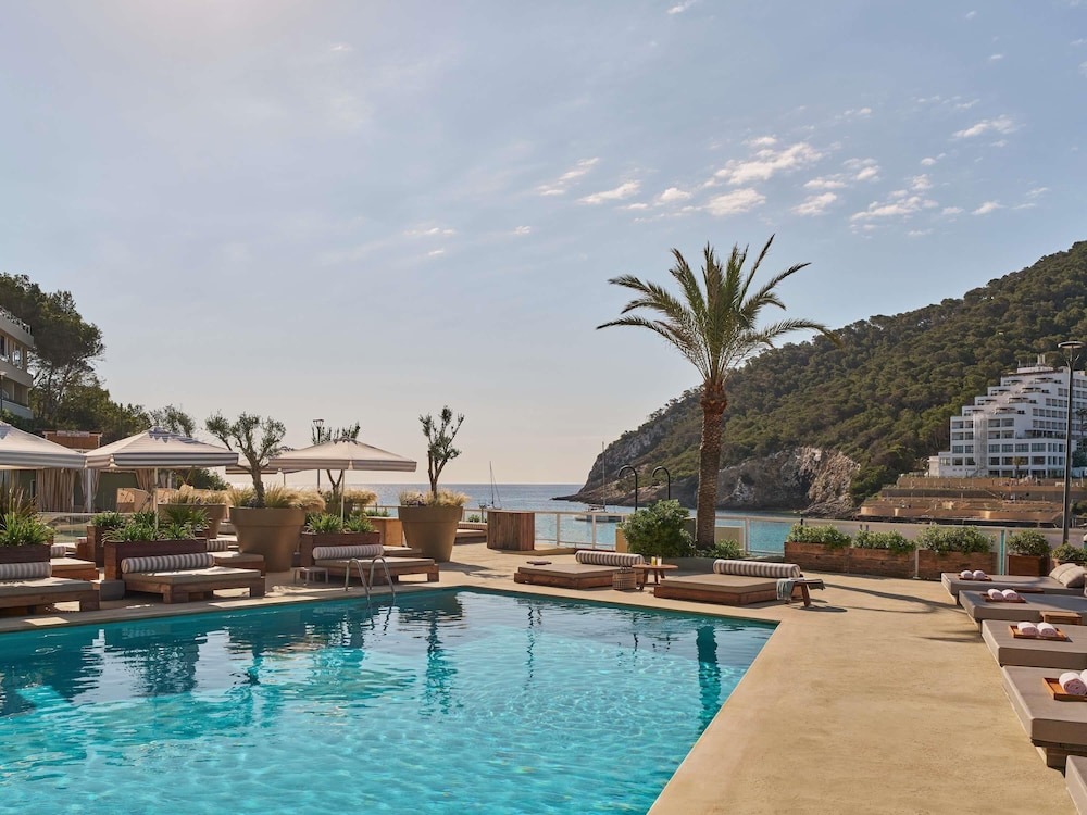 Hyde Ibiza — Swimming pool in Santa Eulalia, Balearic Islands