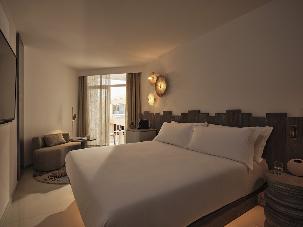 Hyde Ibiza — Hotel rooms in Santa Eulalia, Balearic Islands