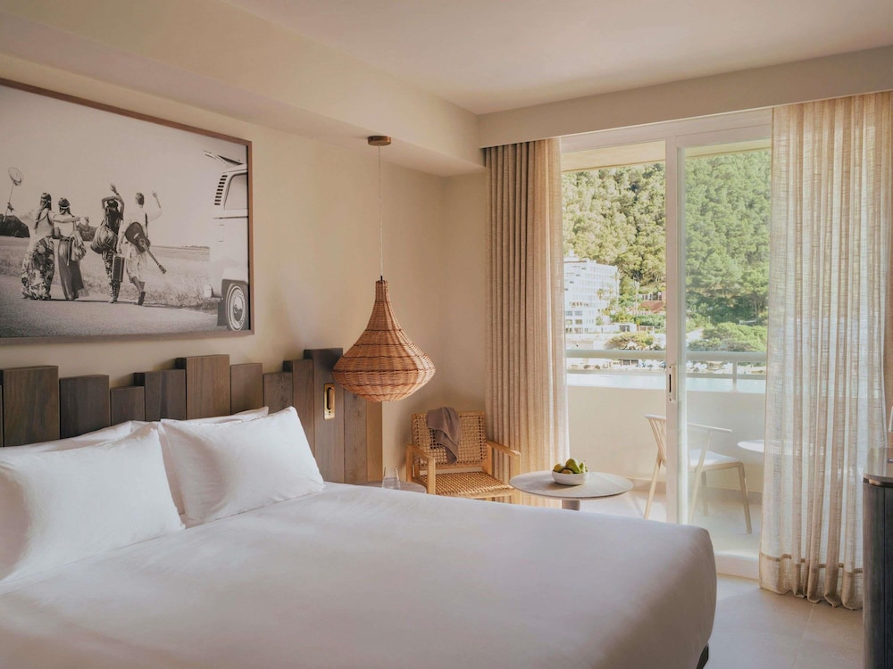 Hyde Ibiza — Hotel rooms in Santa Eulalia, Balearic Islands