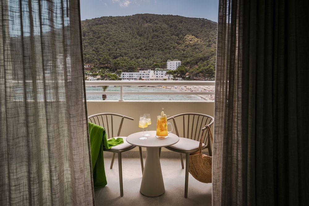 Hyde Ibiza — Hotel rooms in Santa Eulalia, Balearic Islands