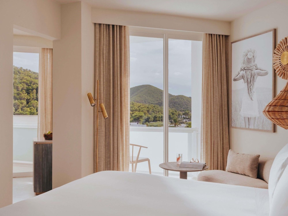 Hyde Ibiza — Hotel rooms in Santa Eulalia, Balearic Islands