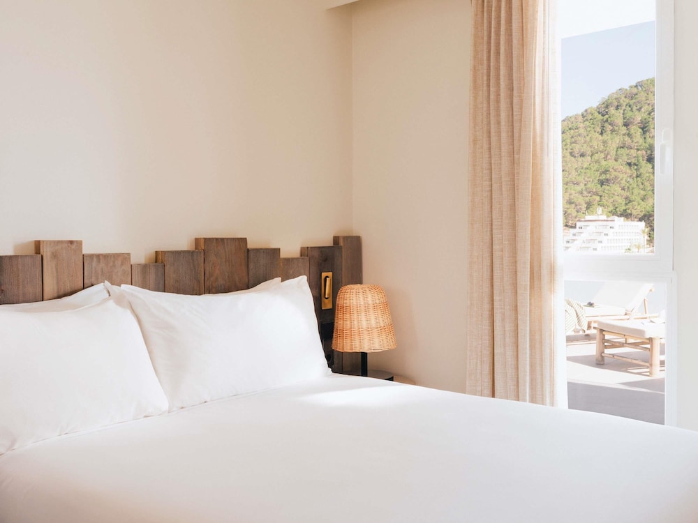 Hyde Ibiza — Hotel rooms in Santa Eulalia, Balearic Islands