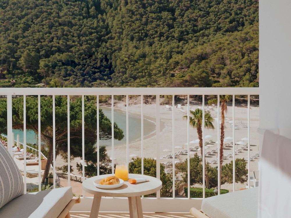 Hyde Ibiza — Hotel rooms in Santa Eulalia, Balearic Islands