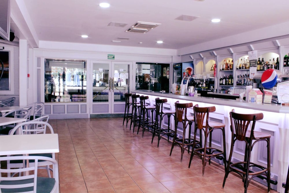 Hotel Green Field — Restaurant & bars in Playa del Ingles, Canary Islands