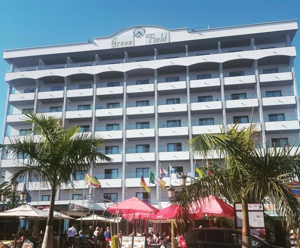 Hotel Green Field — Hotel building in Playa del Ingles, Canary Islands