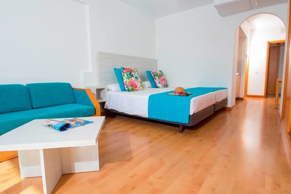 Hotel Green Field — Hotel rooms in Playa del Ingles, Canary Islands