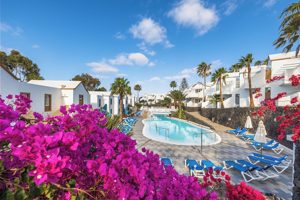Apartamentos LIVVO Morromar — Swimming pool in Puerto del Carmen, Canary Islands