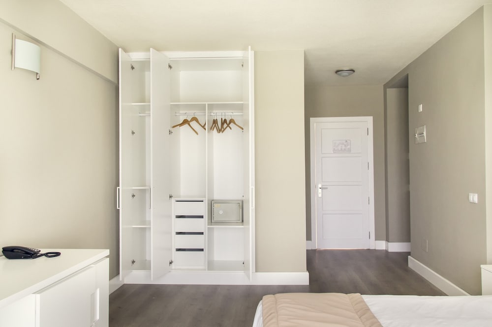 Apartamentos LIVVO Morromar — Hotel rooms in Puerto del Carmen, Canary Islands