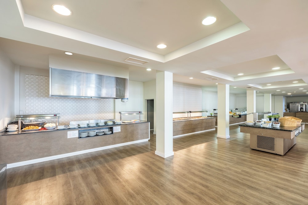 Apartamentos LIVVO Morromar — Restaurant & bars in Puerto del Carmen, Canary Islands