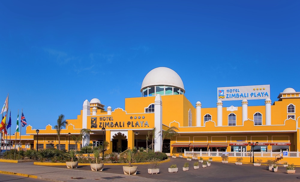 Playazimbali — Hotel building in Vera, Andalusia