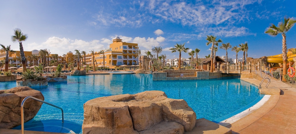 Playazimbali — Swimming pool in Vera, Andalusia