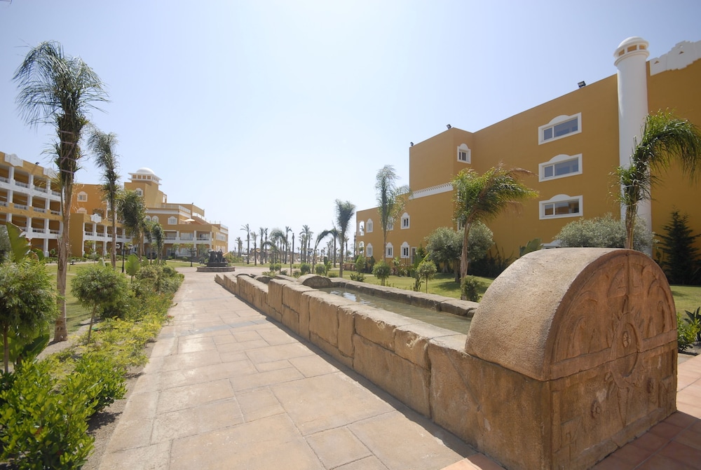 Playazimbali — Hotel building in Vera, Andalusia