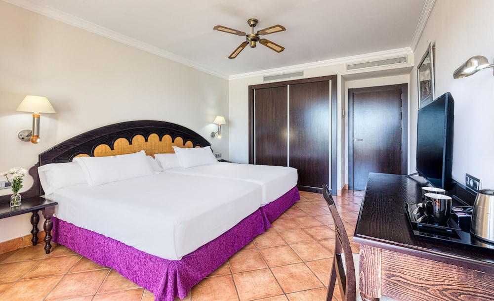Playazimbali — Hotel rooms in Vera, Andalusia