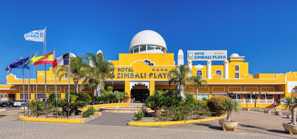 Playazimbali — Hotel building in Vera, Andalusia