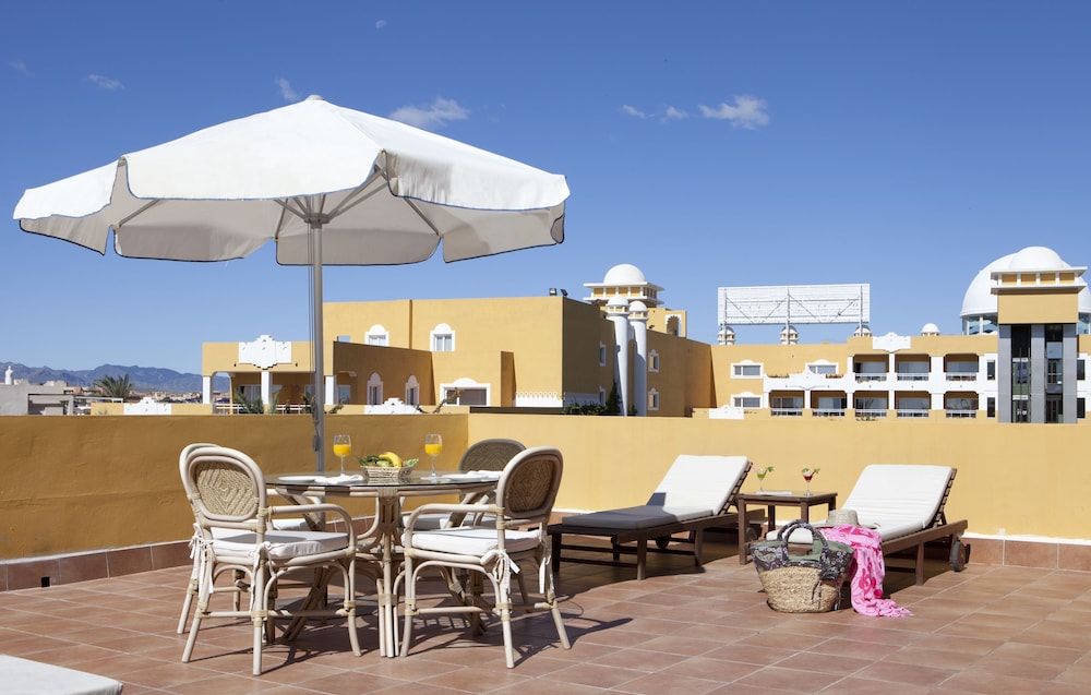 Playazimbali — Hotel building in Vera, Andalusia