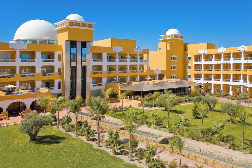 Playazimbali — Hotel building in Vera, Andalusia