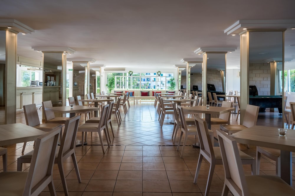 Hotel THB Dos Playas - Adults Only — Restaurant & bars in Cala Ratjada, Balearic Islands