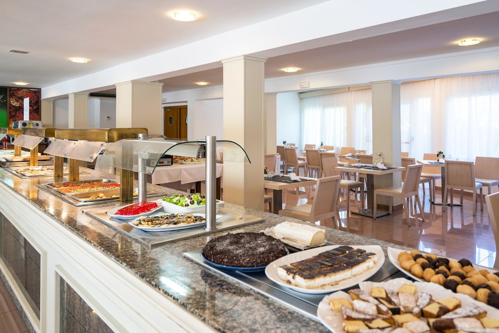 Hotel THB Dos Playas - Adults Only — Restaurant & bars in Cala Ratjada, Balearic Islands
