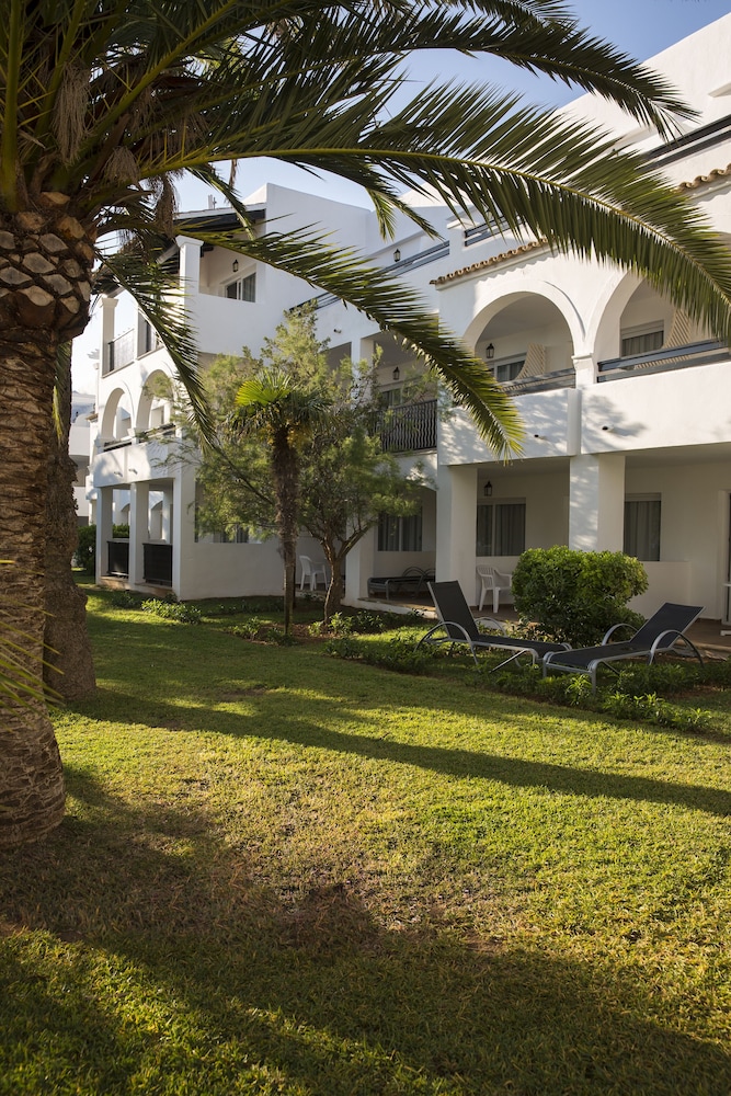 Hotel Calimera Fido Gardens — Hotel building in Cala d´Or, Balearic Islands