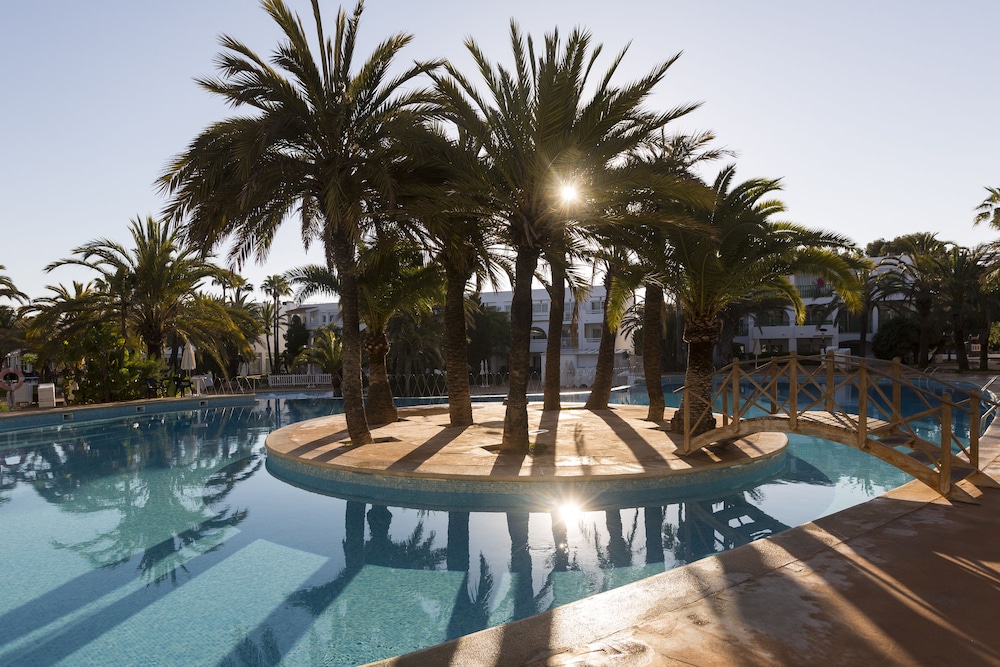 Hotel Calimera Fido Gardens — Swimming pool in Cala d´Or, Balearic Islands