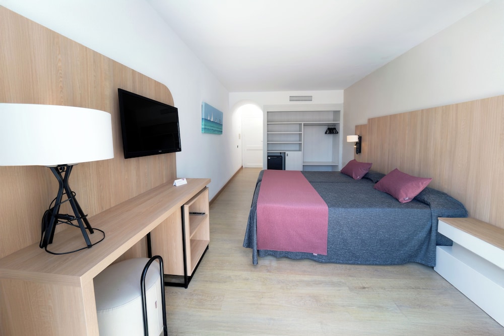 Hotel Calimera Fido Gardens — Hotel rooms in Cala d´Or, Balearic Islands