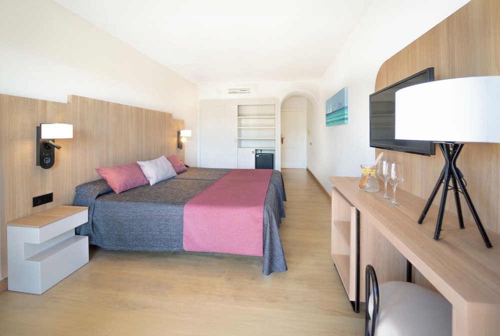 Hotel Calimera Fido Gardens — Hotel rooms in Cala d´Or, Balearic Islands