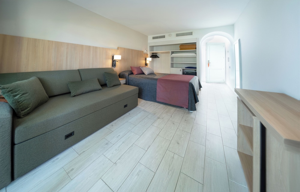 Hotel Calimera Fido Gardens — Hotel rooms in Cala d´Or, Balearic Islands