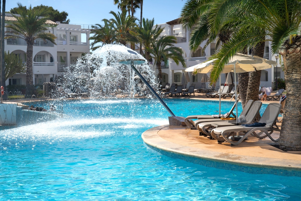 Hotel Calimera Fido Gardens — Swimming pool in Cala d´Or, Balearic Islands