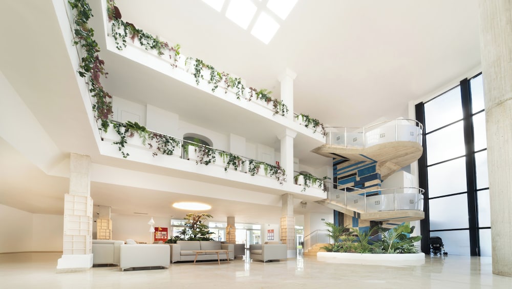 Hotel Calimera Fido Gardens — Hotel building in Cala d´Or, Balearic Islands