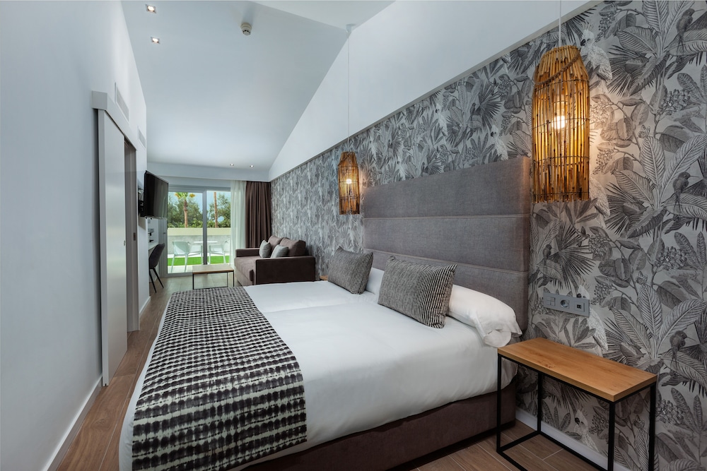 Kumara Serenoa by Lopesan Hotels — Hotel rooms in Maspalomas, Canary Islands