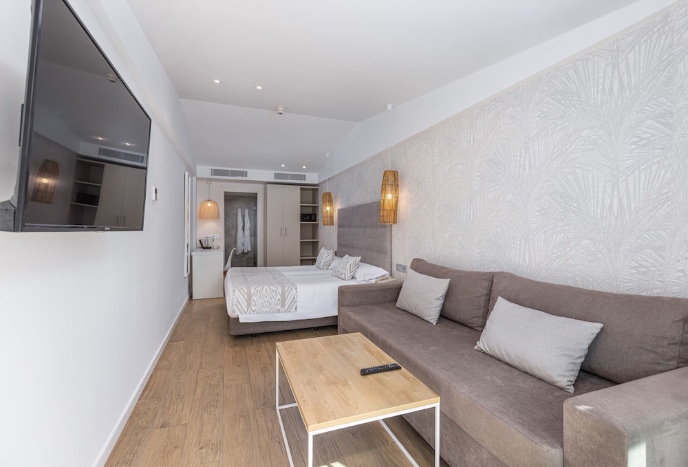 Kumara Serenoa by Lopesan Hotels — Hotel rooms in Maspalomas, Canary Islands