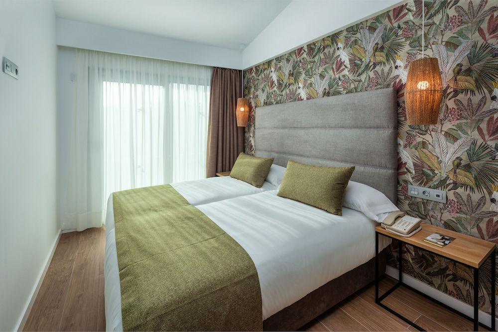 Kumara Serenoa by Lopesan Hotels — Hotel rooms in Maspalomas, Canary Islands