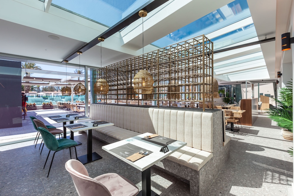 Kumara Serenoa by Lopesan Hotels — Restaurant & bars in Maspalomas, Canary Islands