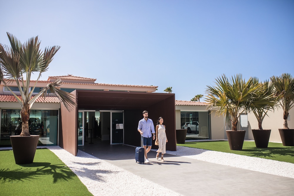 Kumara Serenoa by Lopesan Hotels — Hotel building in Maspalomas, Canary Islands