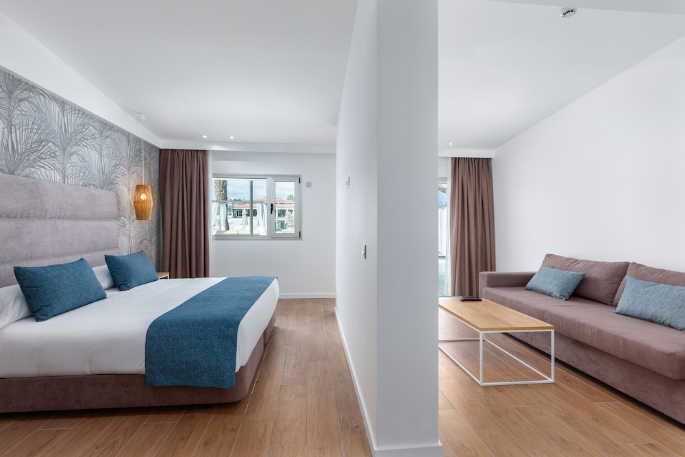Kumara Serenoa by Lopesan Hotels — Hotel rooms in Maspalomas, Canary Islands