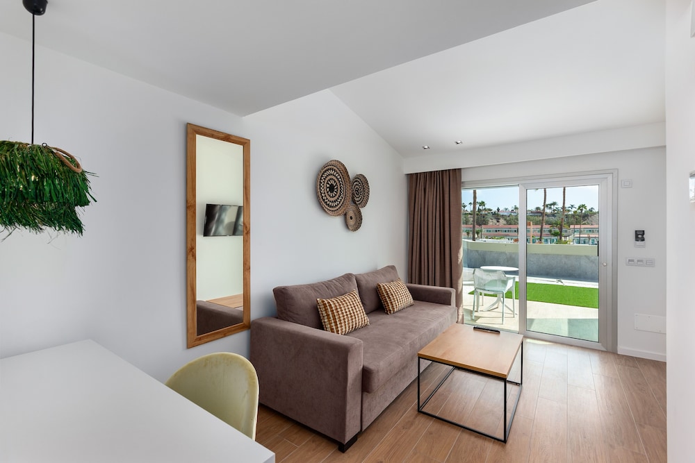 Kumara Serenoa by Lopesan Hotels — Hotel rooms in Maspalomas, Canary Islands