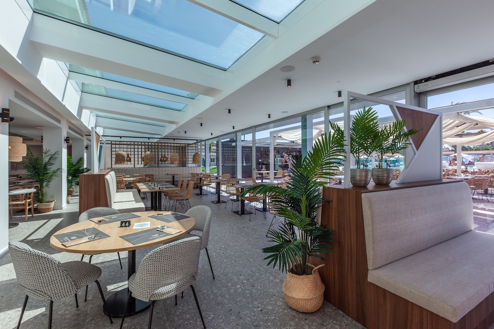 Kumara Serenoa by Lopesan Hotels — Restaurant & bars in Maspalomas, Canary Islands