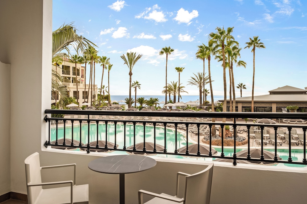 Bahia Principe Escape Tenerife – Hyatt Inclusive Collection — Swimming pool in Playa Paraiso, Canary Islands
