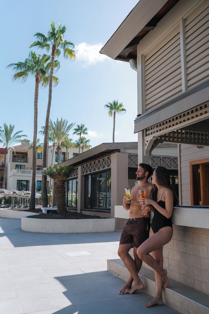 Bahia Principe Escape Tenerife – Hyatt Inclusive Collection — Restaurant & bars in Playa Paraiso, Canary Islands