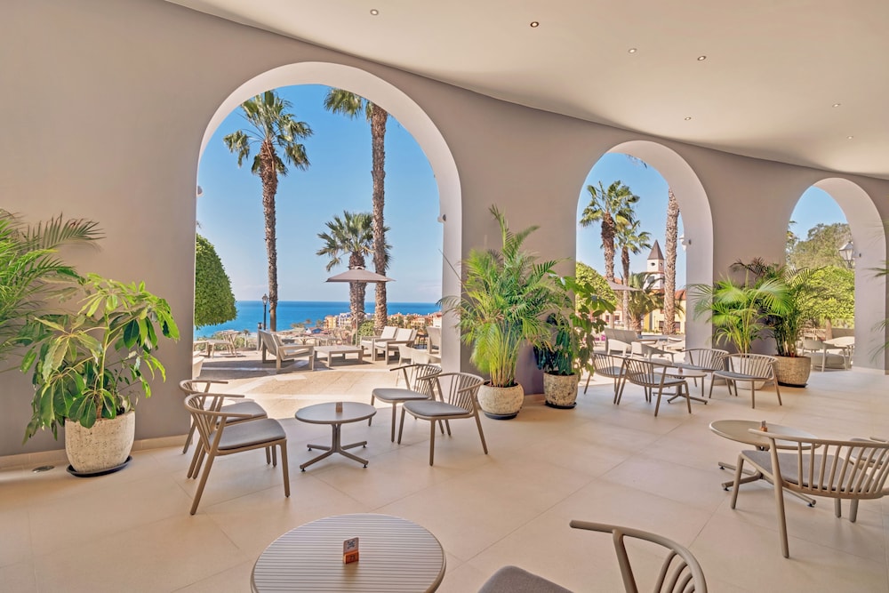 Bahia Principe Escape Tenerife – Hyatt Inclusive Collection — Restaurant & bars in Playa Paraiso, Canary Islands