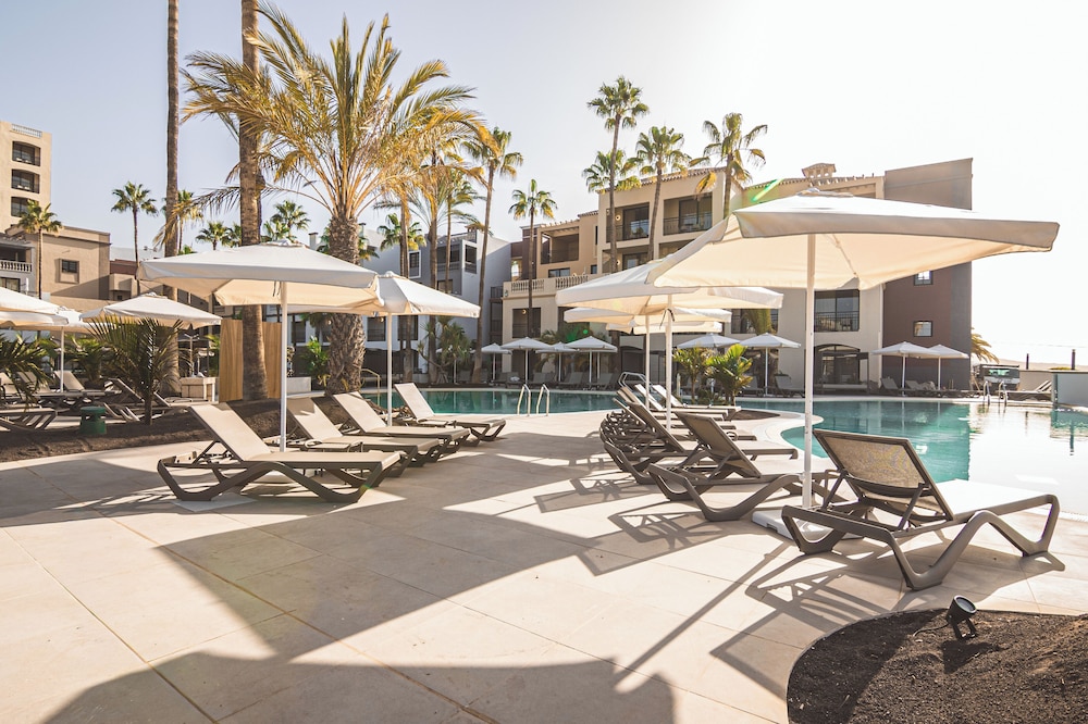Bahia Principe Escape Tenerife – Hyatt Inclusive Collection — Swimming pool in Playa Paraiso, Canary Islands