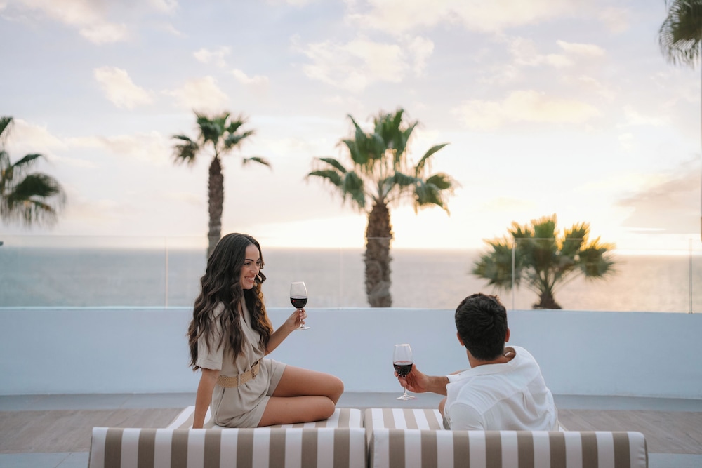 Bahia Principe Escape Tenerife – Hyatt Inclusive Collection — Restaurant & bars in Playa Paraiso, Canary Islands
