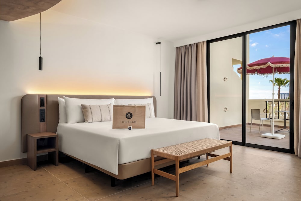 Bahia Principe Escape Tenerife – Hyatt Inclusive Collection — Hotel rooms in Playa Paraiso, Canary Islands