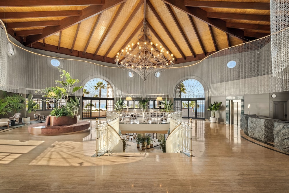 Bahia Principe Escape Tenerife – Hyatt Inclusive Collection — Hotel building in Playa Paraiso, Canary Islands