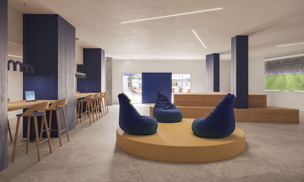 Coral Star Hotel & Apartments — Restaurant & bars in San Antonio, Balearic Islands